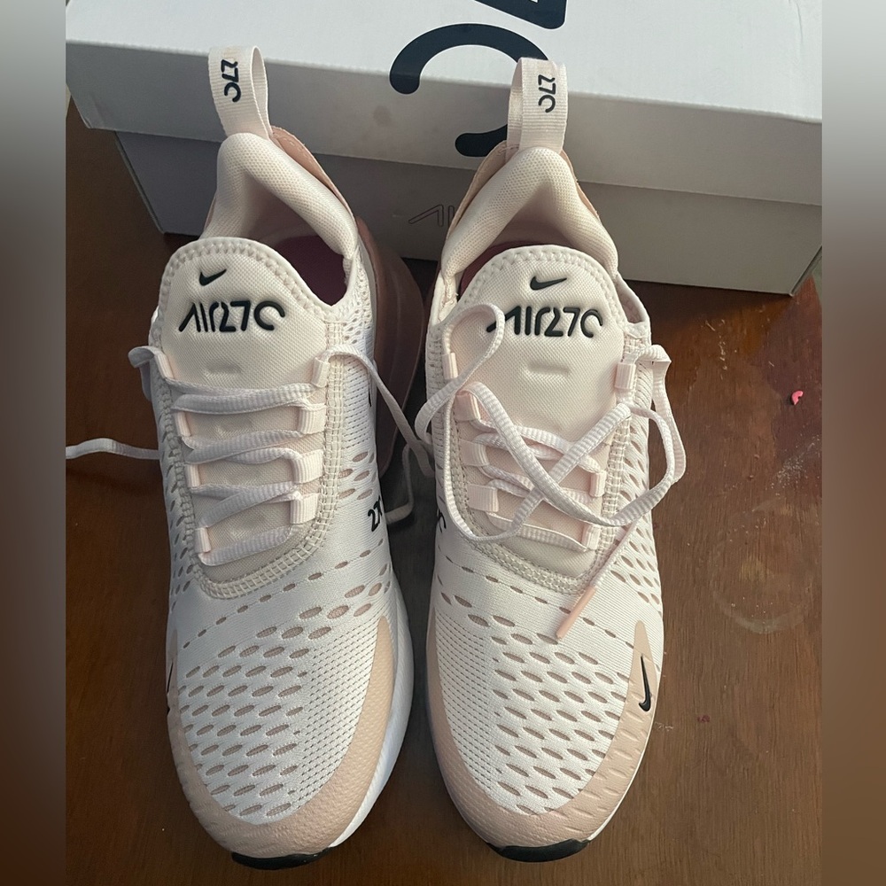 Nwt Air Max 270 Sneaker size 7.5